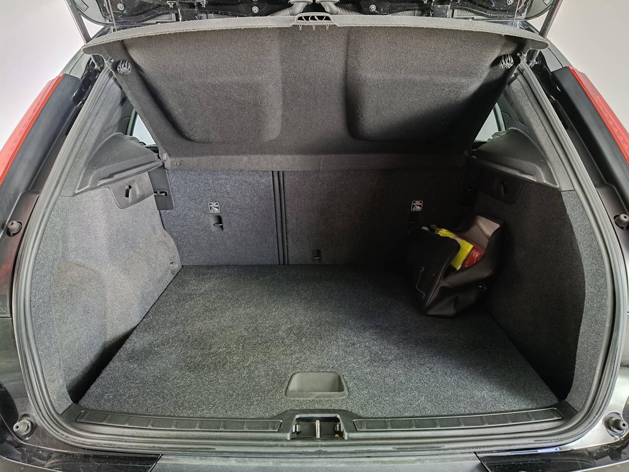 VOLVO XC40 - XC40 2.0 d3