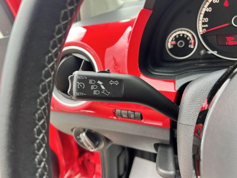 Volkswagen up! 1.0 75 CV 5p. cross up!