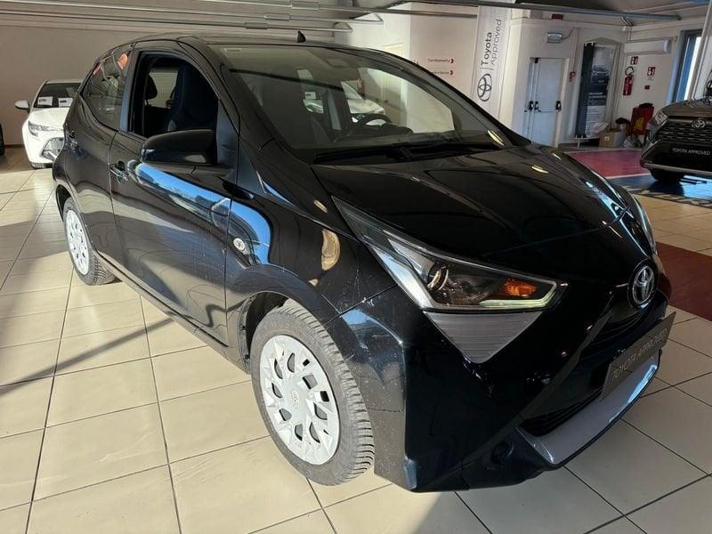 Toyota Aygo Connect 1.0 VVT-i 72 CV 5 porte x-play