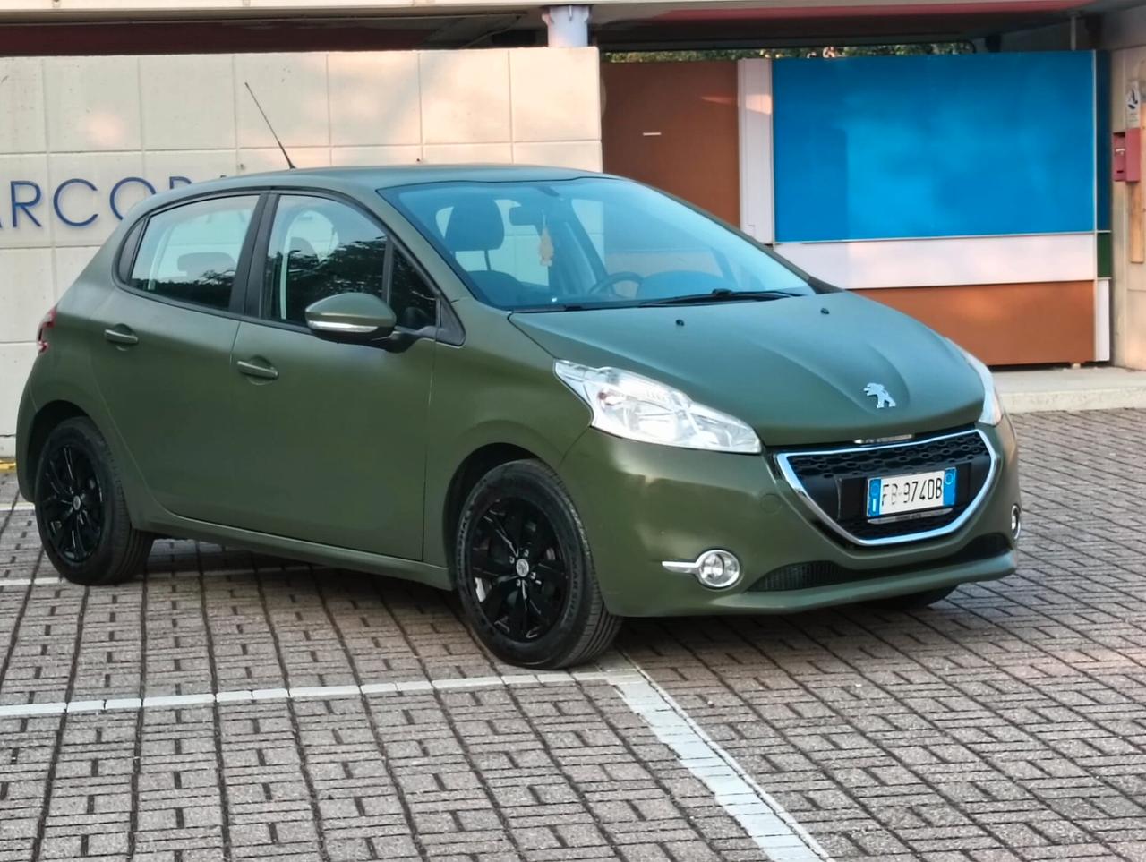 Peugeot 208 1.4 HDi 68 CV 5 porte Allure..CELL 320 147 1147 WUATSAPP 3276540940