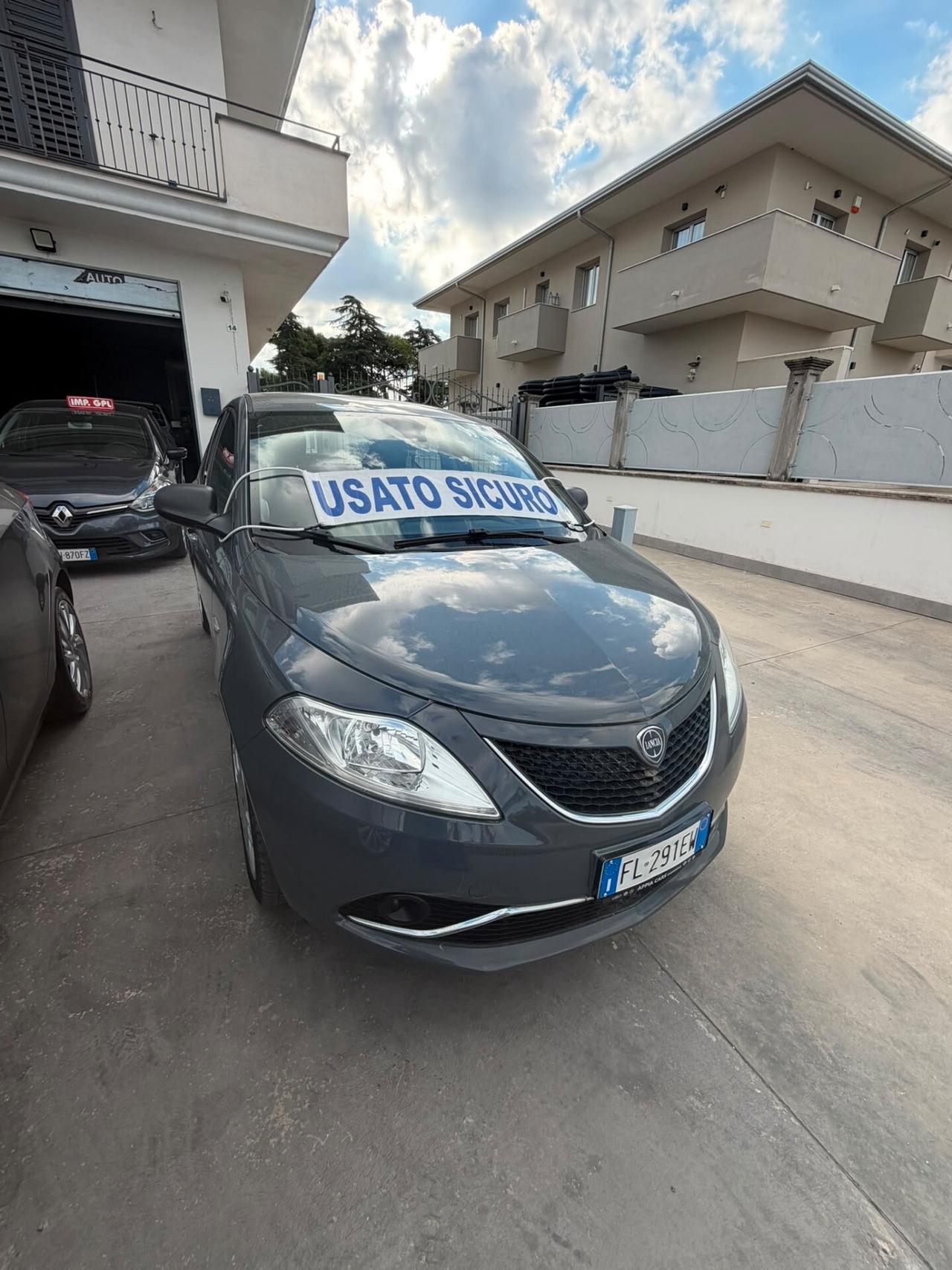 Lancia Ypsilon 1.2 69 CV 5 porte Unyca