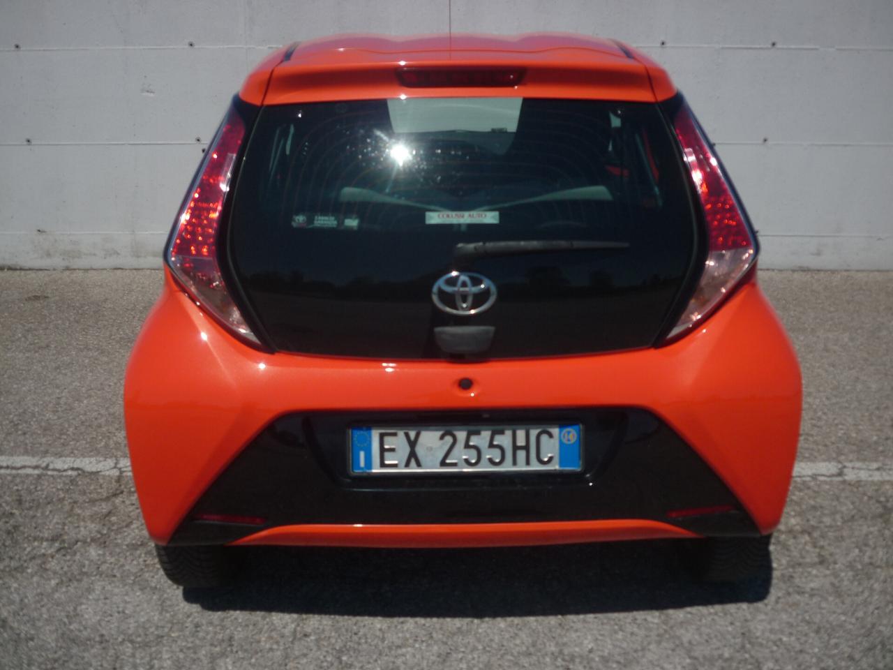 TOYOTA AYGO 1.0 VVT-i 69cv 5 Porte - x Clusiv