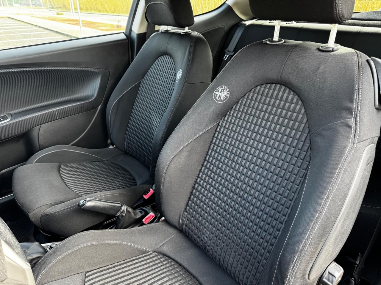 Alfa Romeo MiTo 1.4 78 CV Distinctive Sport Pack