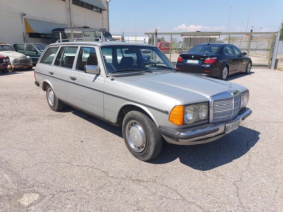 Mercedes W123 2OOT 1981 ASI Da Restauro