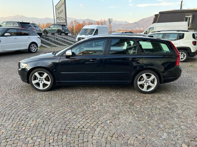 VOLVO V50 D2 R-design