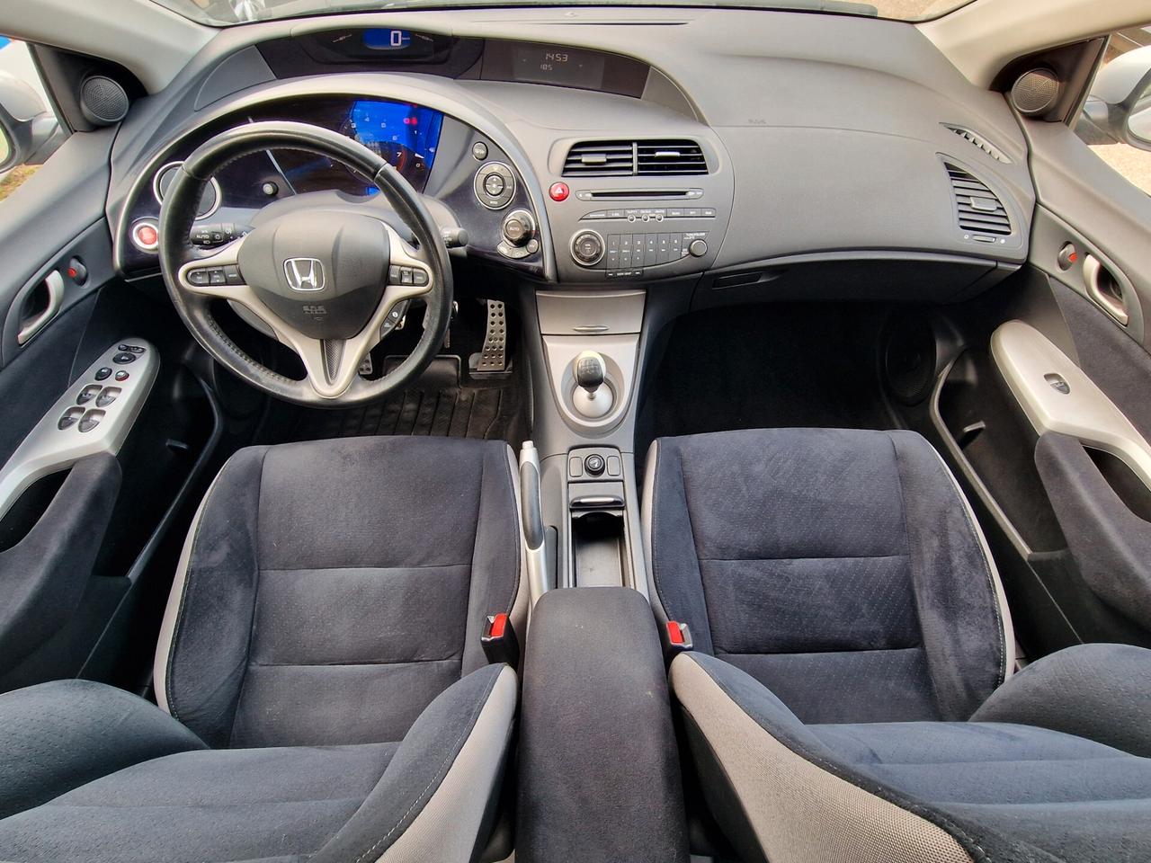 Honda Civic 1.8 i-VTEC 5p Sport