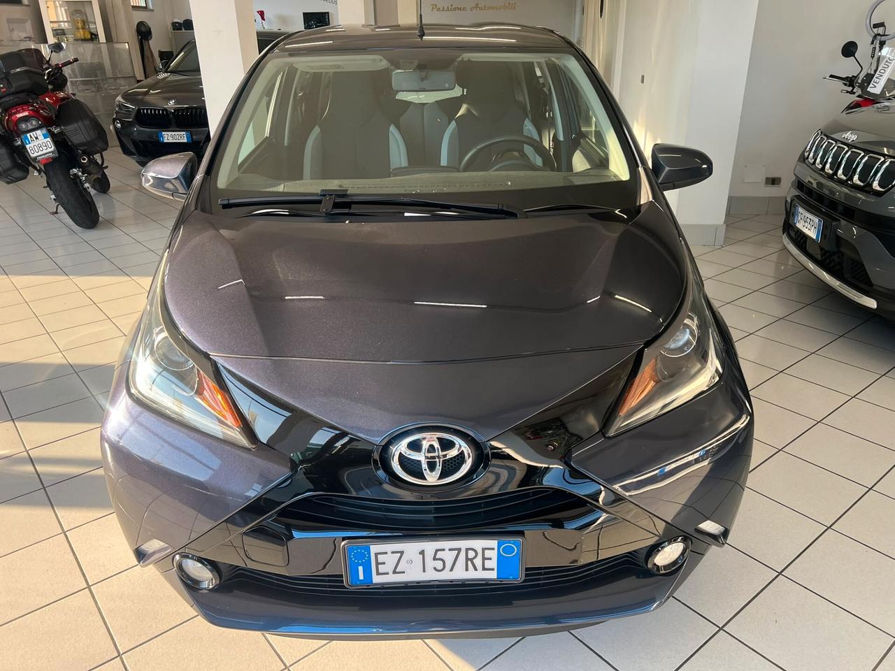 Toyota Aygo 1.0 VVT-i 69 CV 5 porte x-clusiv