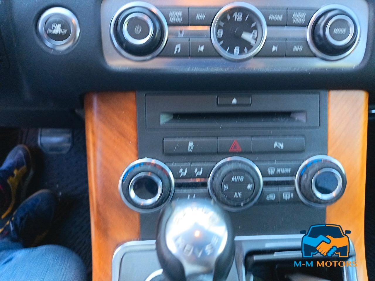 Land Rover Range Rover Sport 3.0 tdV6 SE auto