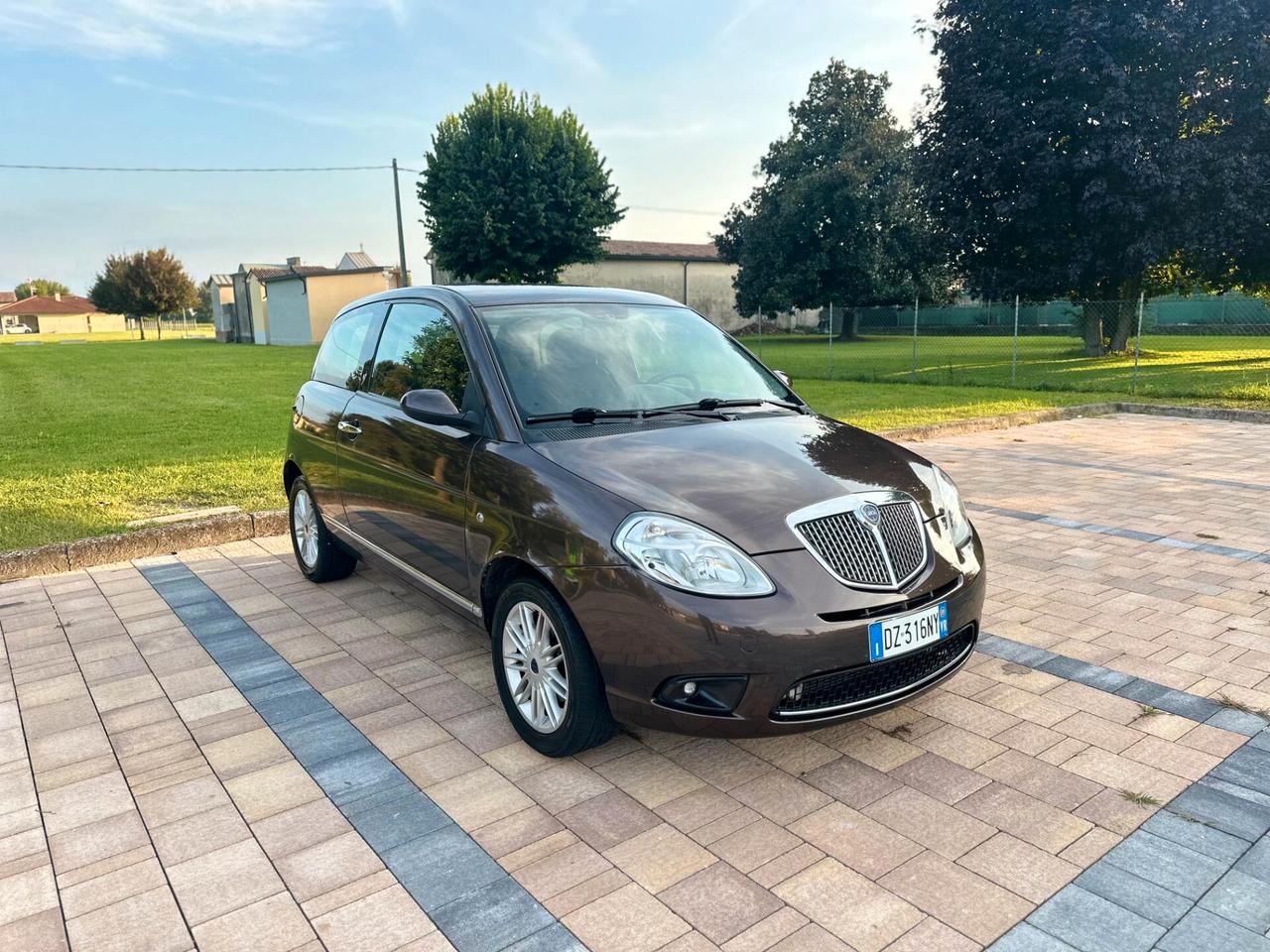 Lancia Ypsilon 1.2 Versus neopatentati