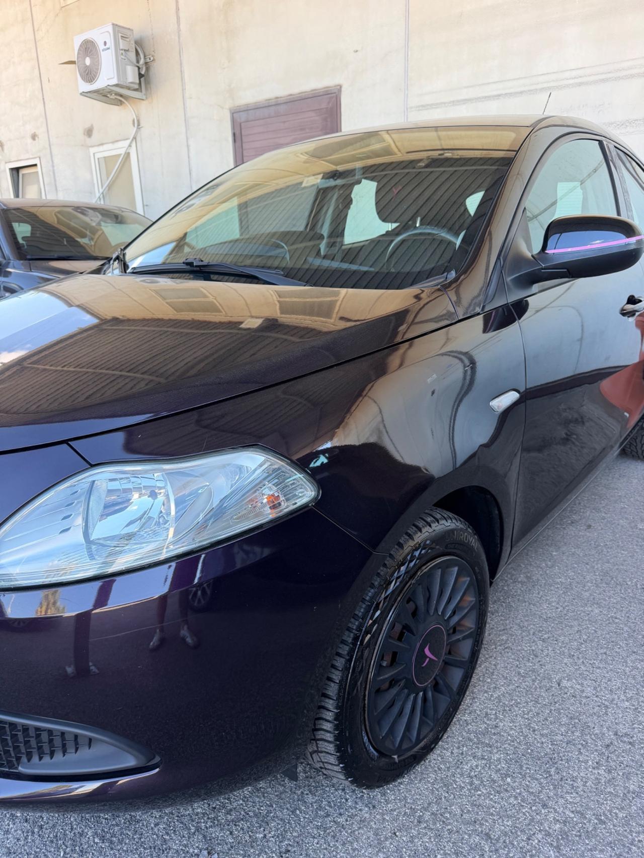 Lancia Ypsilon 1.2 69 CV 5 porte S&S Platinum