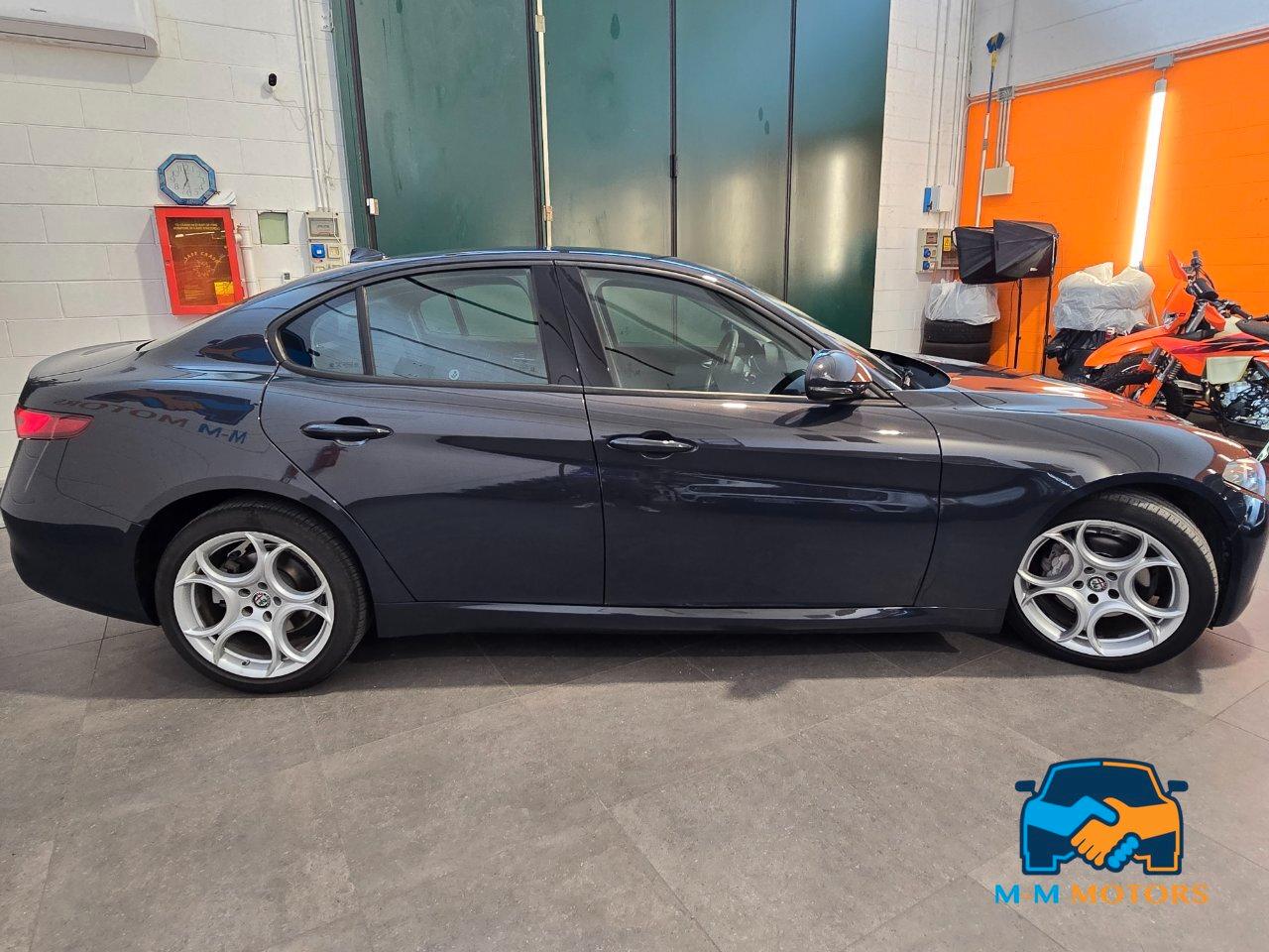 Alfa Romeo Giulia Berlina Giulia 2.2 t Business Sport Launch Edition 180cv auto