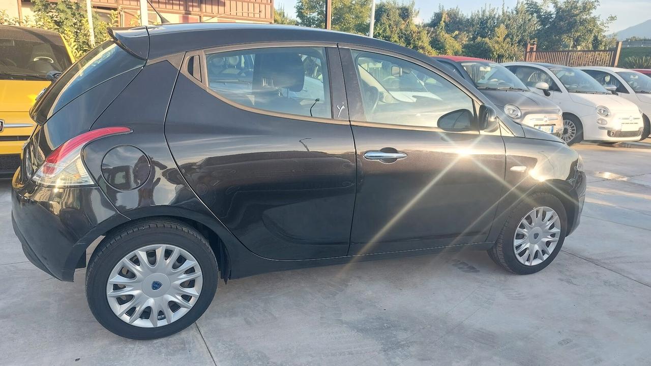 Lancia Ypsilon 1.2 69 CV 5 porte 2014