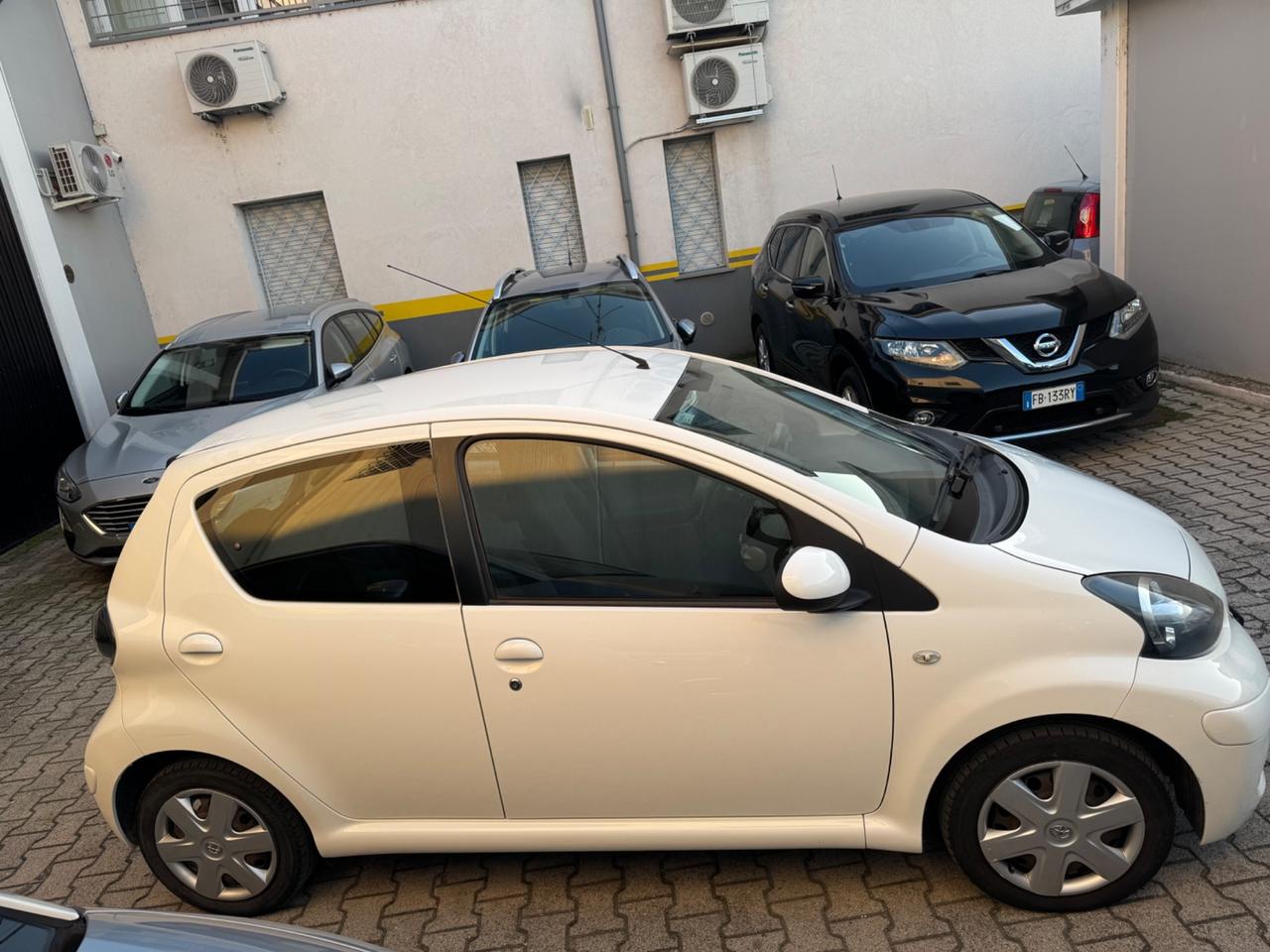 Toyota Aygo 1.0 12V VVT-i 5 porte Sol Connect MMT