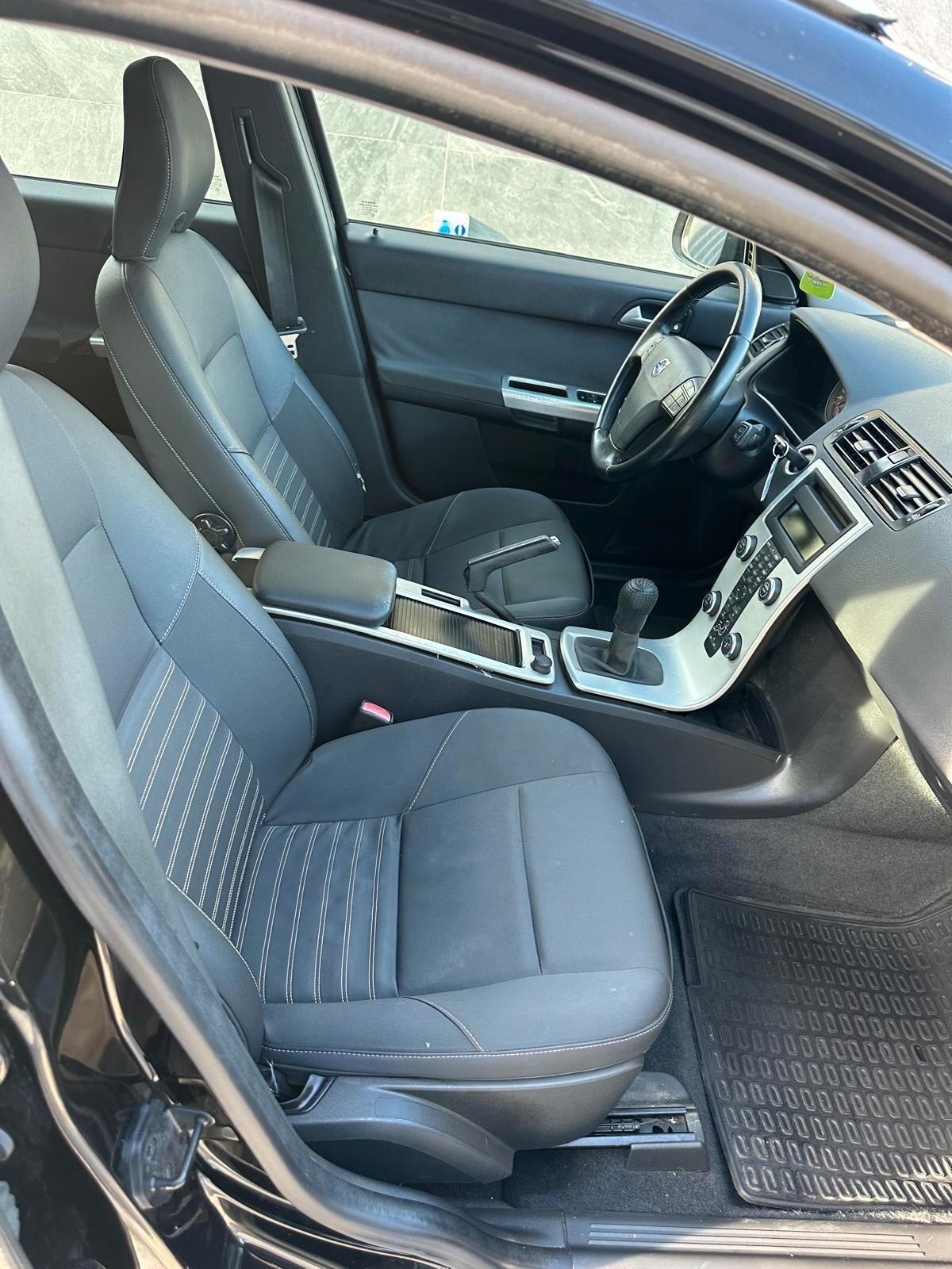 Volvo V50 D2 R-design 1.6 DIESEL 115 CV