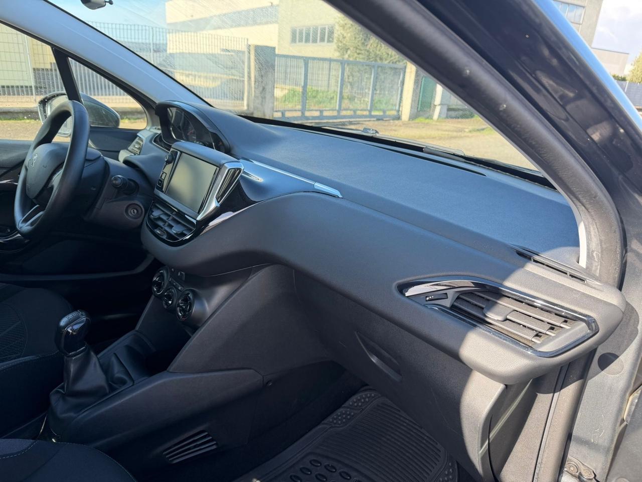 Peugeot 208 1.2 benzina. 12 mesi di garanzia