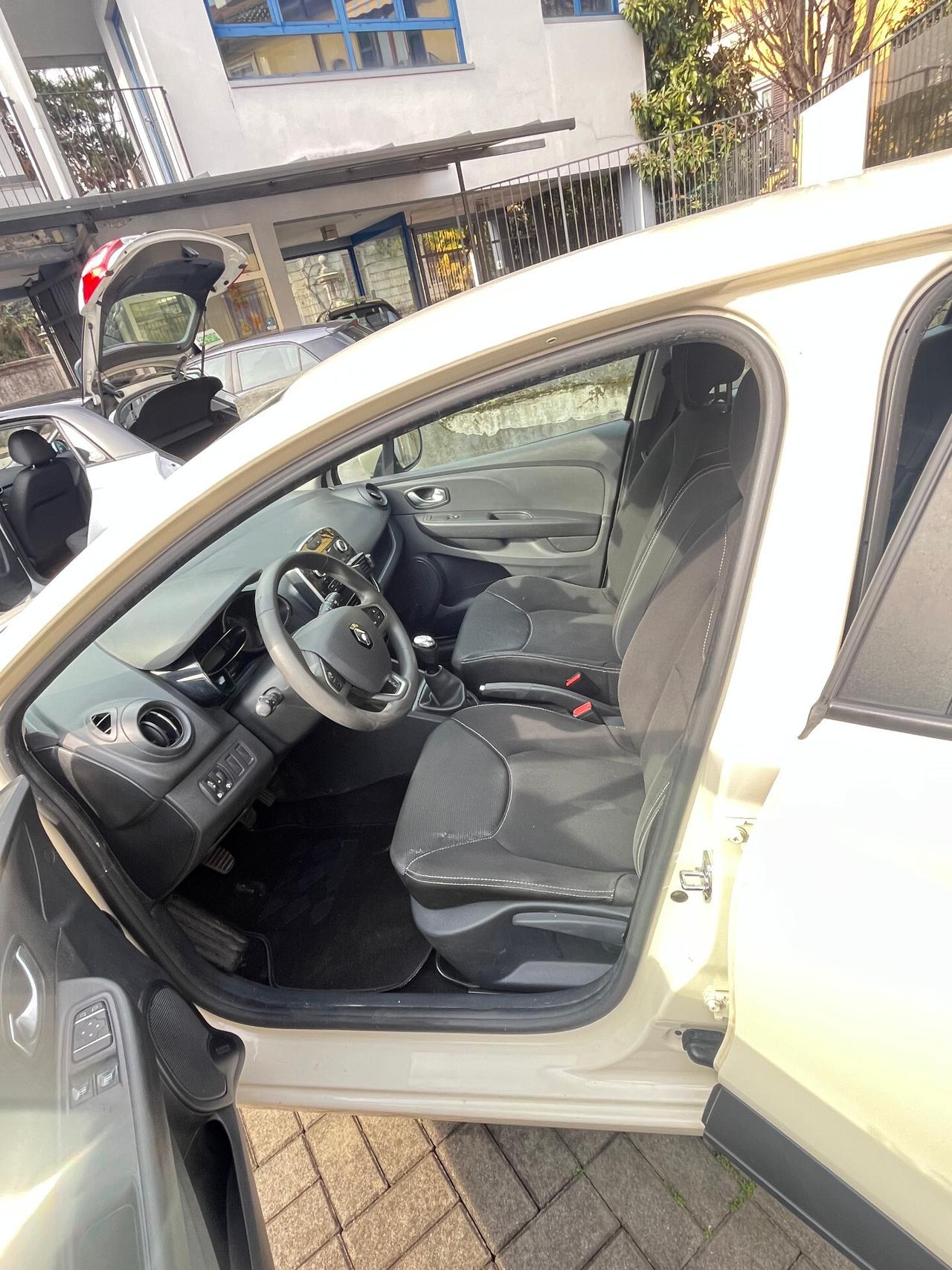 RENAULT CLIO 1.2 BENZINA 5 PORTE ANCHE PER NEOPATENTATI - 2018