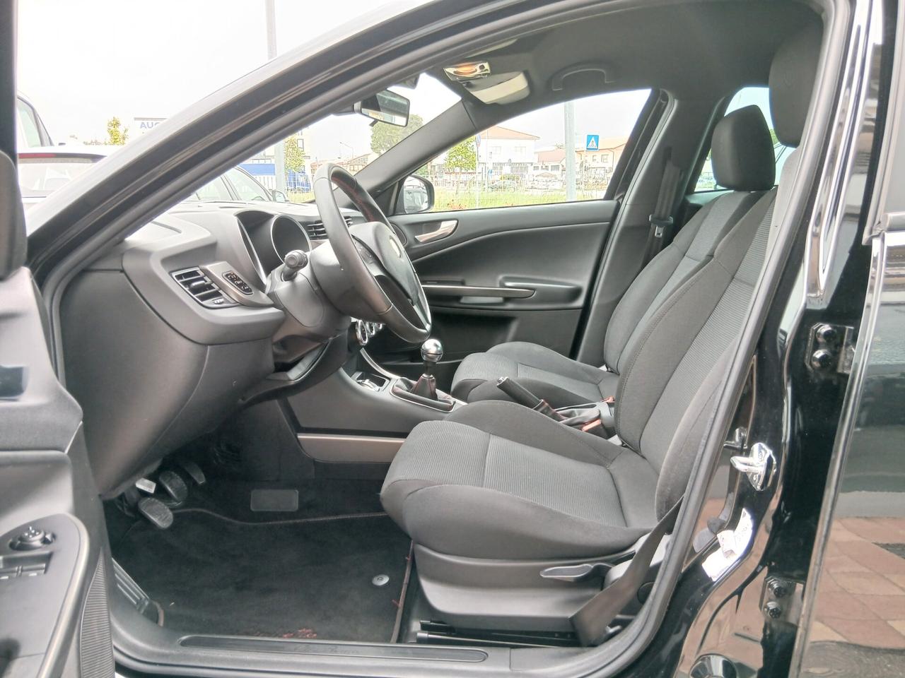 Alfa Romeo Giulietta 1.6 JTDm-2 105 CV Veloce