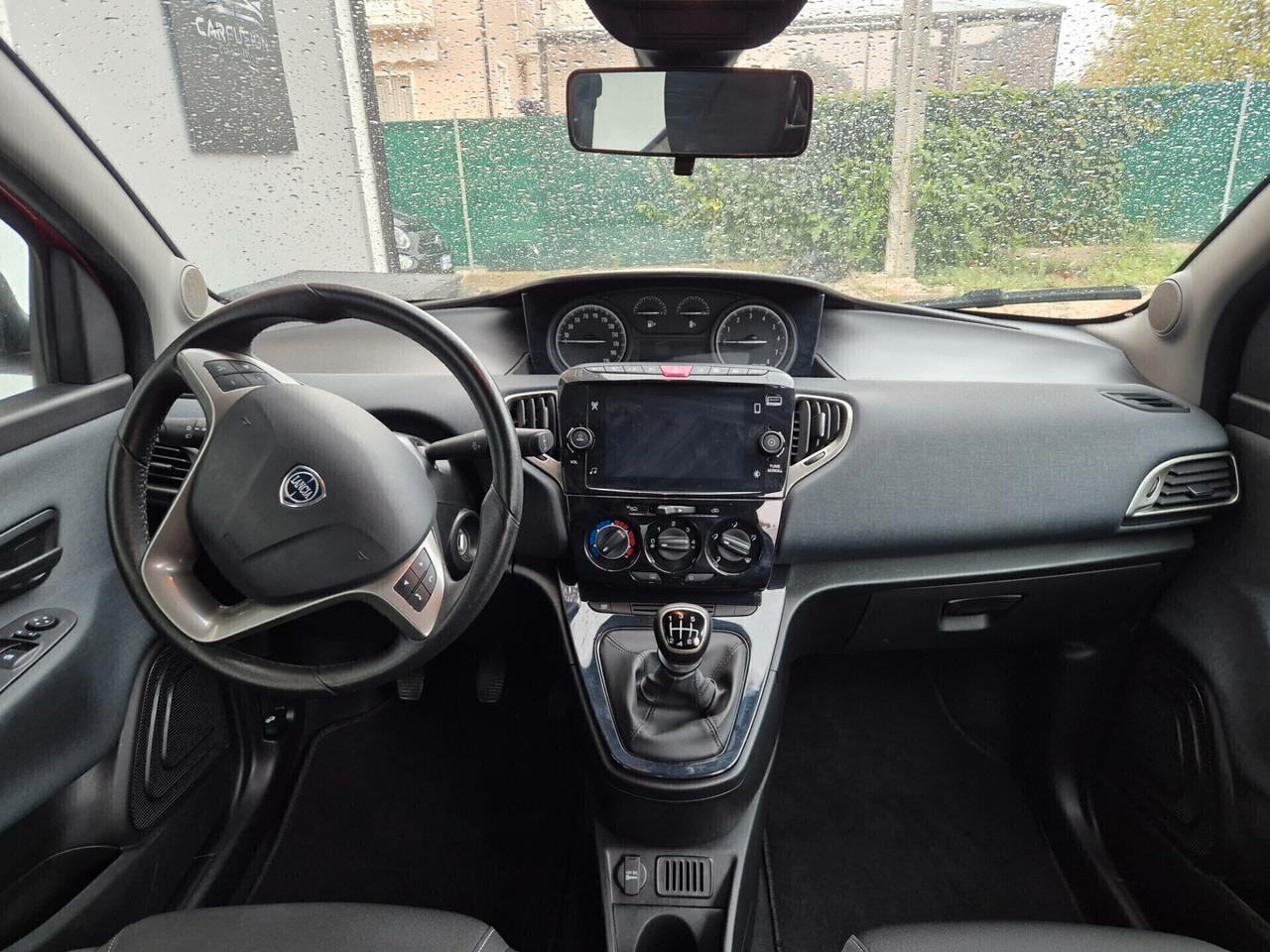 Lancia Ypsilon 1.0 FireFly 5 porte S&S Hybrid Gold