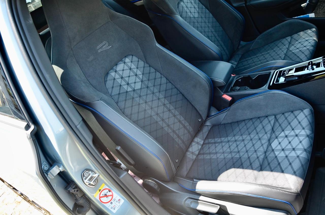 VOLKSWAGEN GOLF 2.0 TDI R-LINE PLUS 150cv DSG, UNICOPROPRIETARIO, GARANZIA VW 11/2026, UFF ITALIANA, EURO 6E, RETRO 360°, FULL LED, PERMUTE