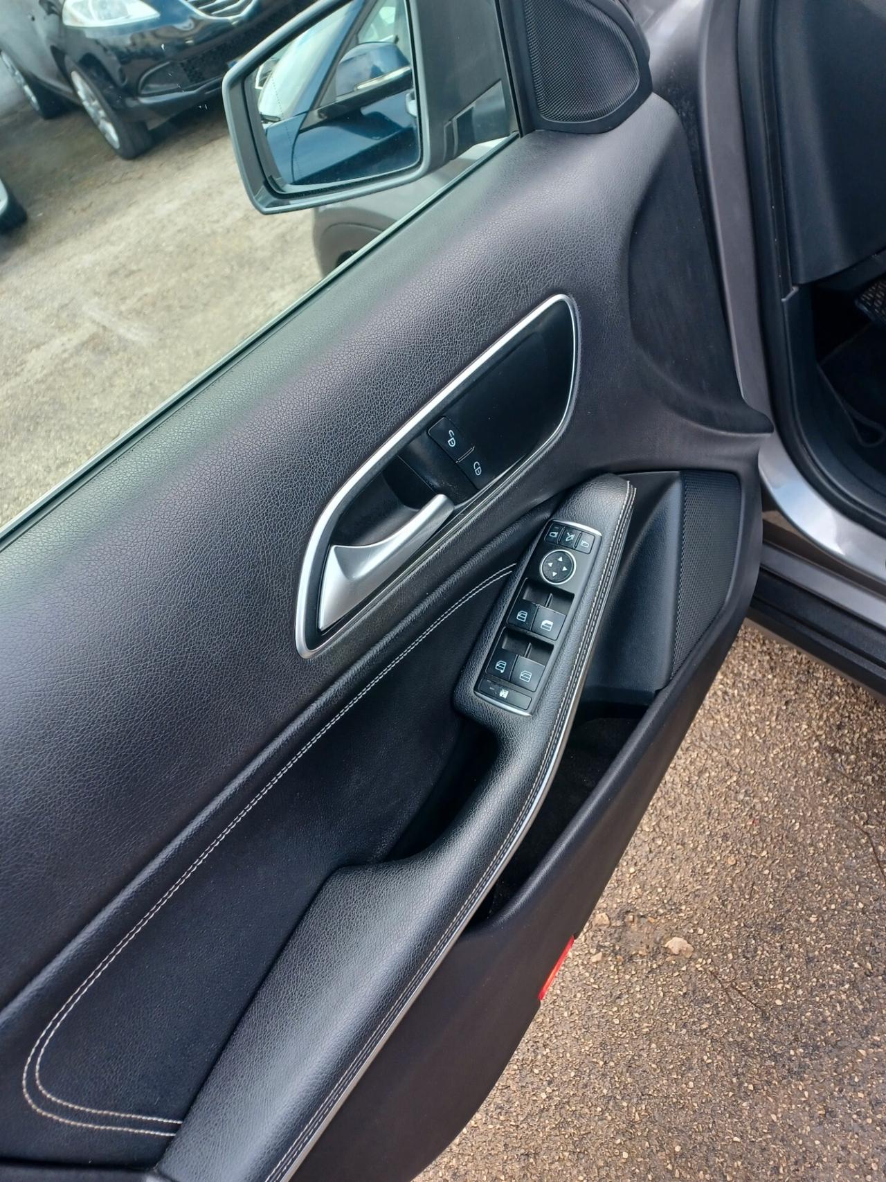 Mercedes-benz GLA 180 d NAVI LED TETTO