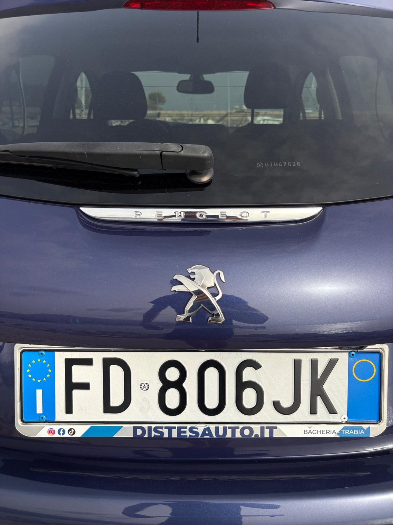 Peugeot 208 già omologata per disabili Allure