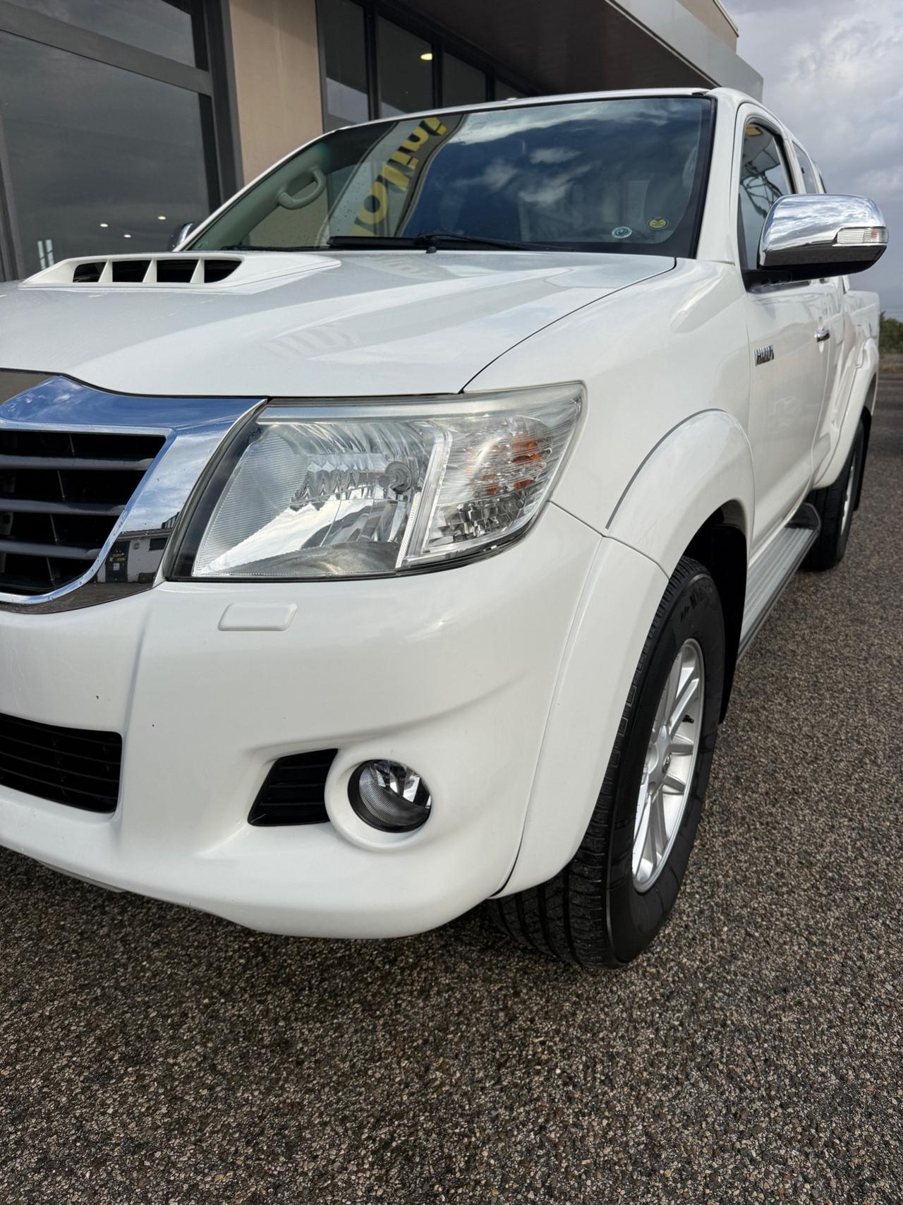 Toyota Hilux 2.5 D-4D 4WD 2p. 4posti MY14"