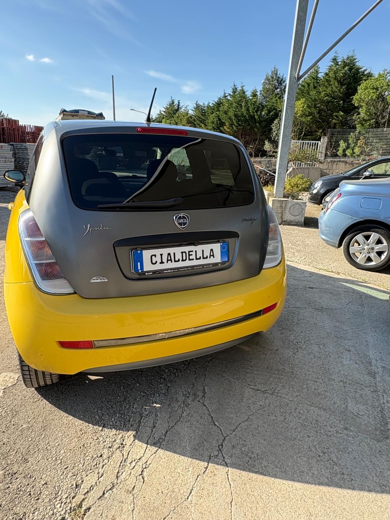 Lancia Ypsilon 1.3 MJT 75 CV DPF Sport MomoDesign