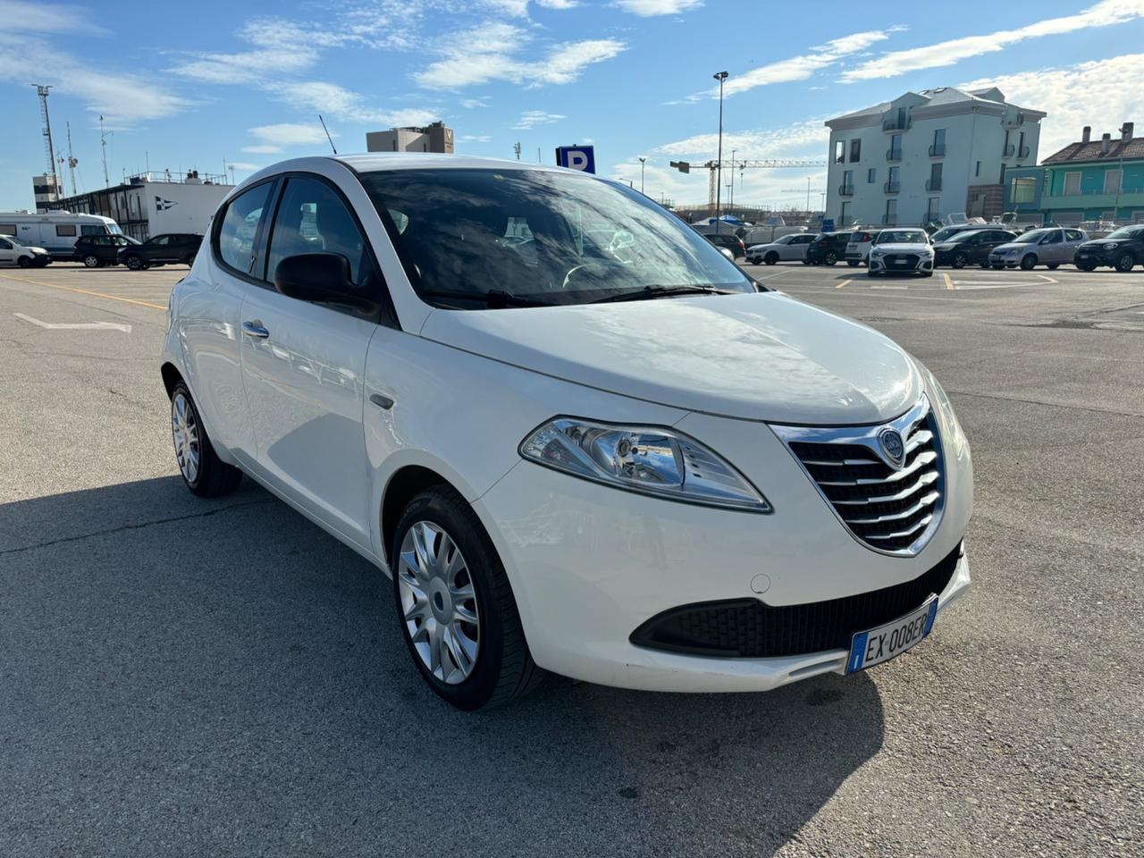 Lancia Ypsilon 1.3 MJT 16V 95 CV 5 porte S&S Silver