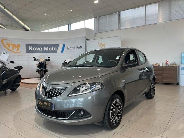Lancia Ypsilon 1.0 firefly hybrid Silver *18.000 KM*