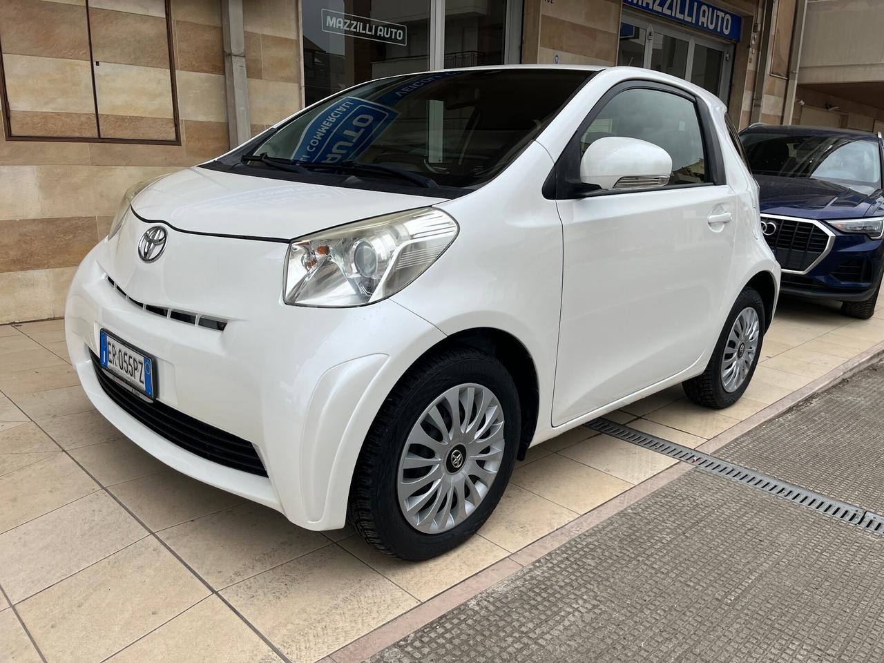 Toyota iQ 1.0 CVT 68cv Automatica
