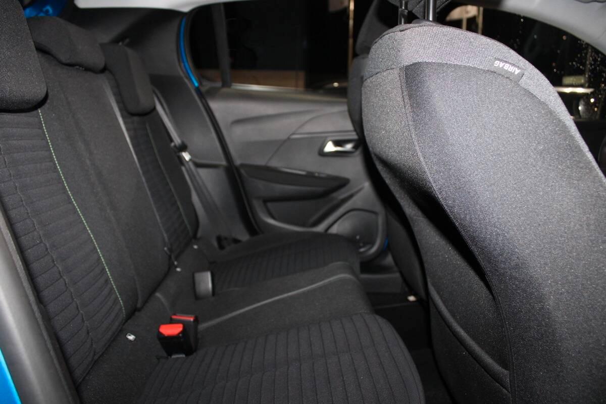Peugeot 208 1.2 puretech Active s&s 100cv Con NAVIGATORE