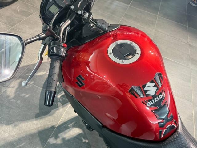 Suzuki GSR 600