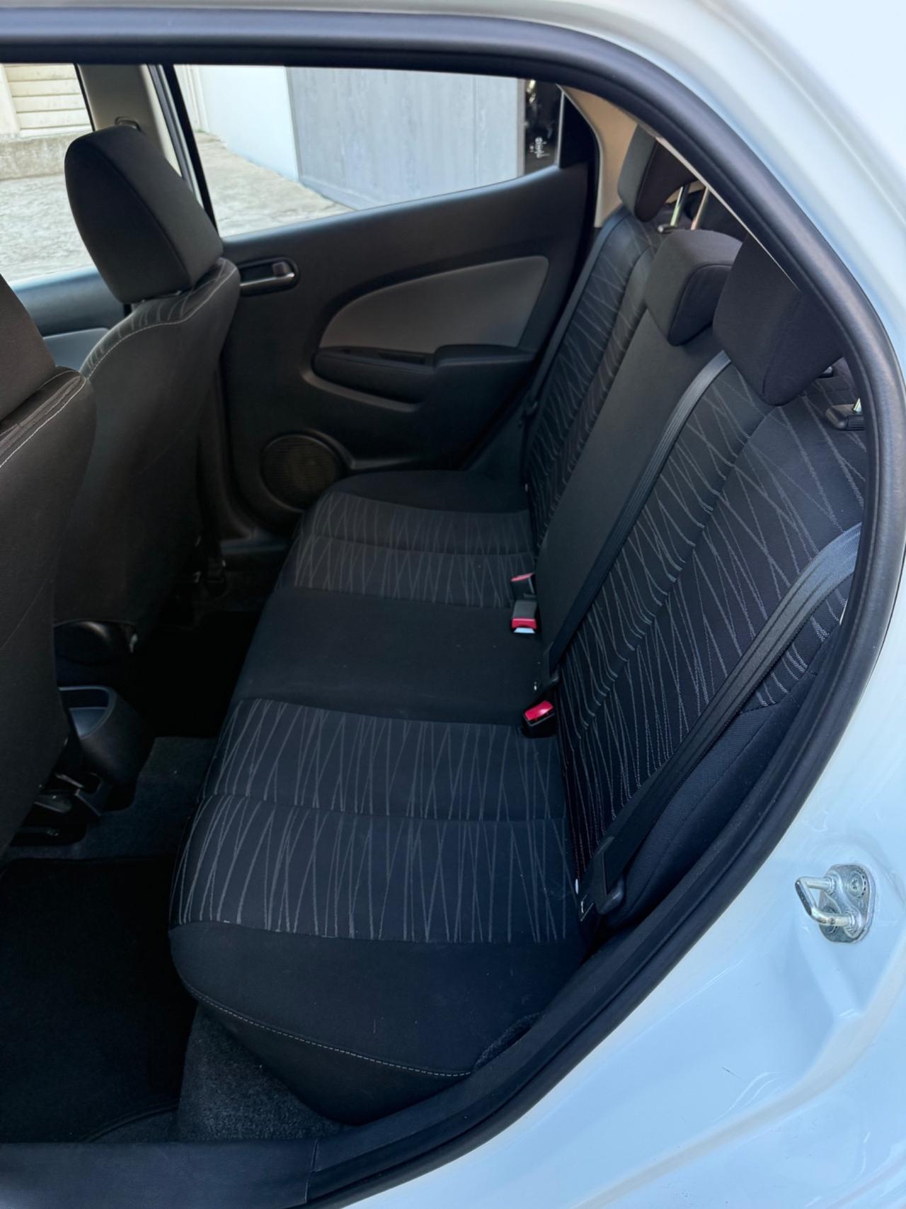 Mazda 2 1.3 Benzina 75CV 5p. 2010 Neopatentati