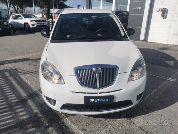 Lancia Ypsilon 1.2 69 CV Unyca