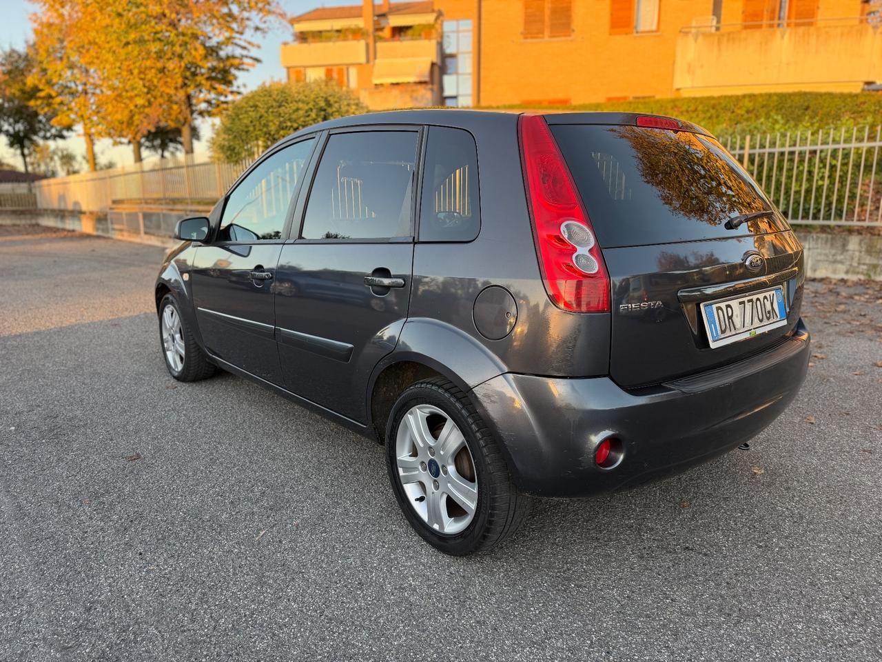 Ford Fiesta 1.2 16V 5p. Ghia Euro 4