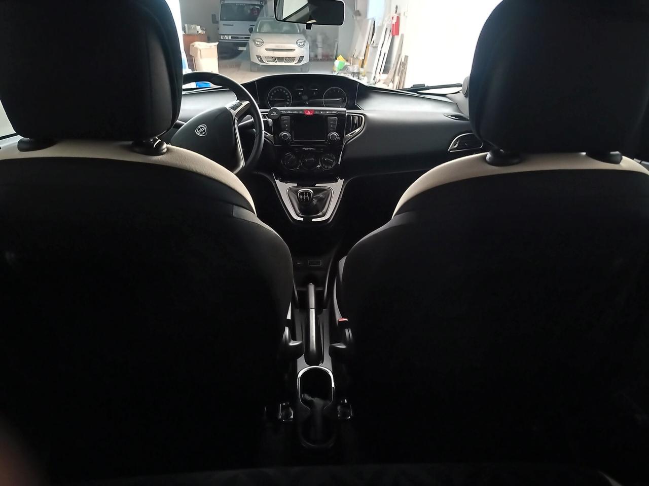 Lancia Ypsilon 1.2 69 CV 5 porte GPL Ecochic Gold