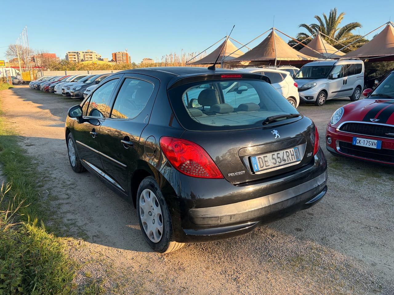 PEUGEOT 207 1.4 HDI 70 CV ADATTA NEOPATENTATI