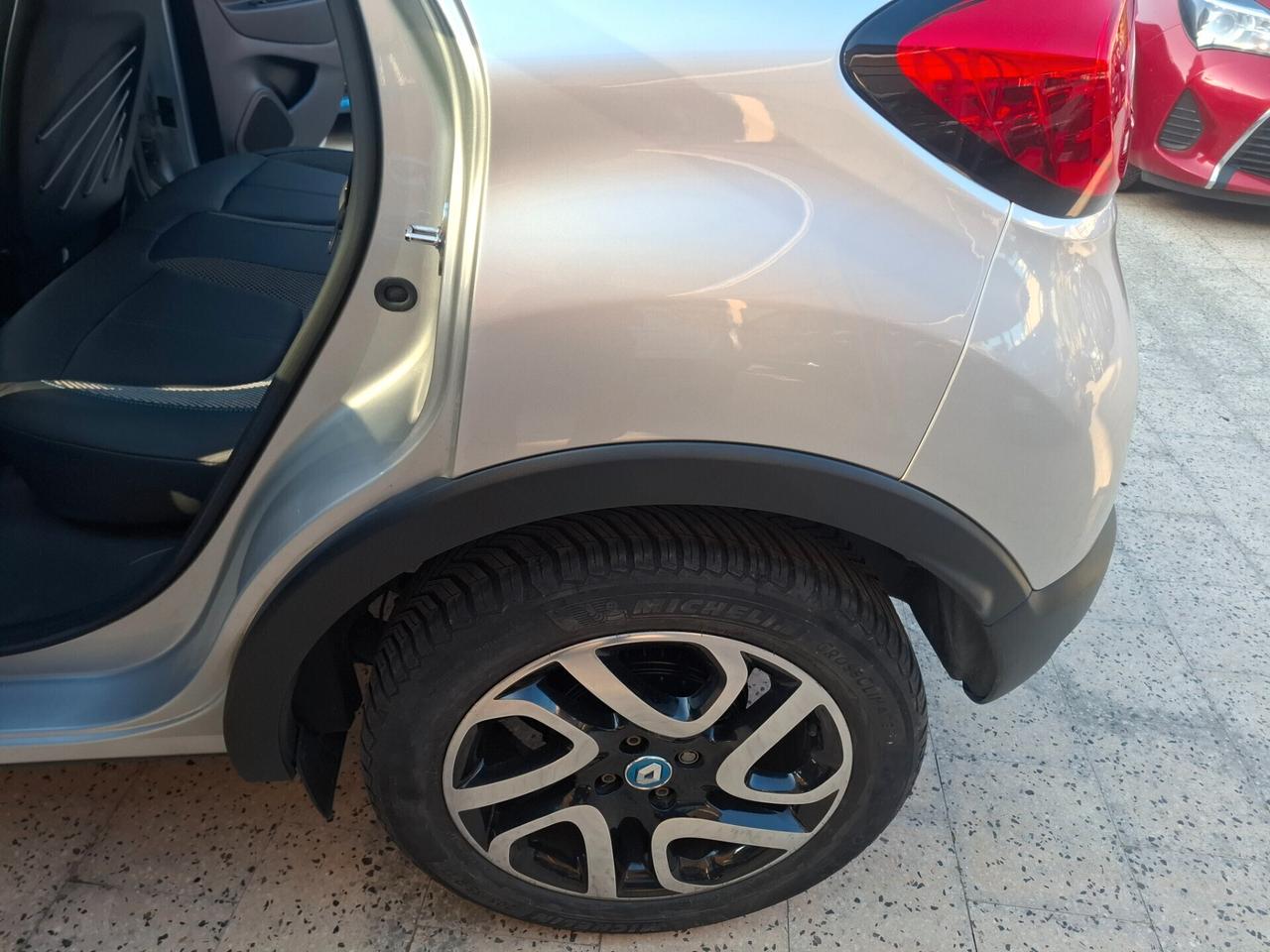 Renault Captur - 1.2 TCe Ave