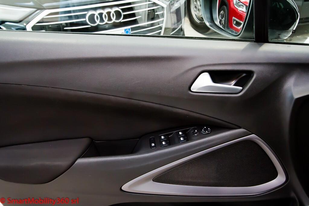 Opel Crossland 1.2 Turbo 12V 110 CV S&S Blitz Edition