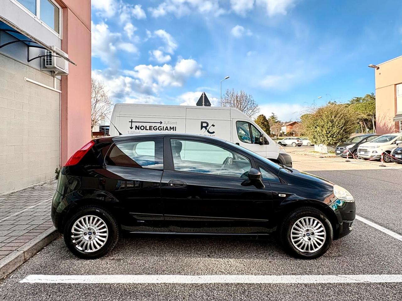 Fiat Grande Punto 1.2 benzina ok neopatentati