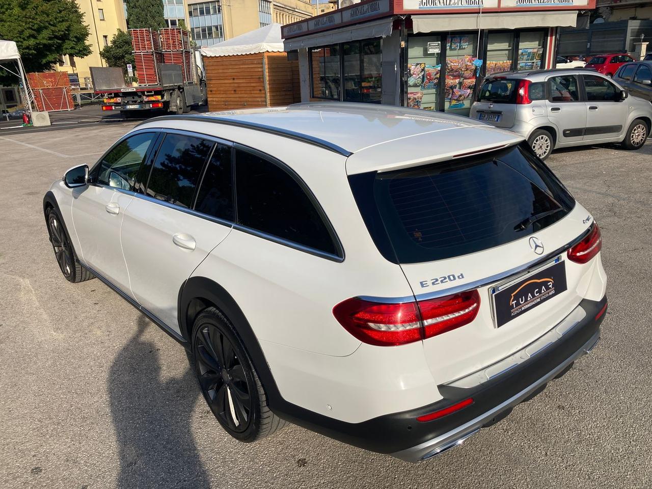 Mercedes-Benz E 220 E-Class E #6086