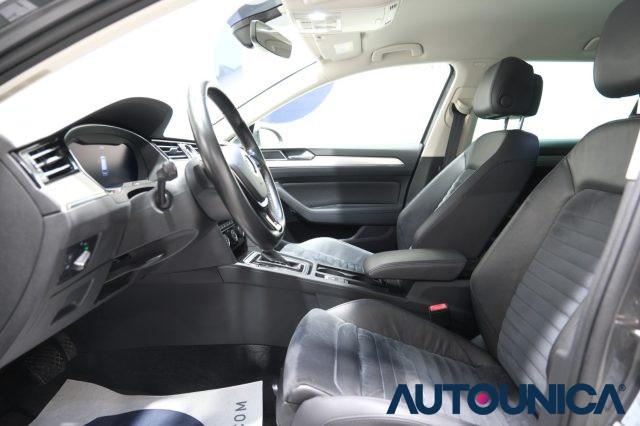 VOLKSWAGEN Passat Variant 2.0 TDI 190 CV DSG HIGHLINE BMT FARI LED
