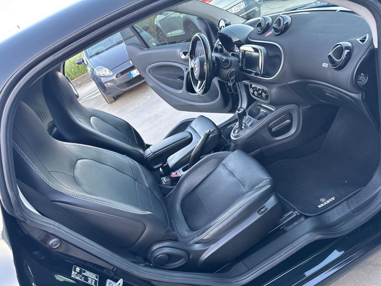 Smart ForTwo 1.0 70cv ALLESTIMENTO BRABUS