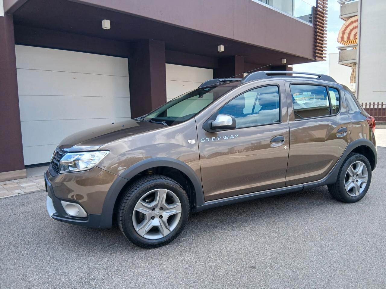 Dacia Sandero Stepway 0.9 TCe 12V TurboGPL 90CV tua a € 164 mese