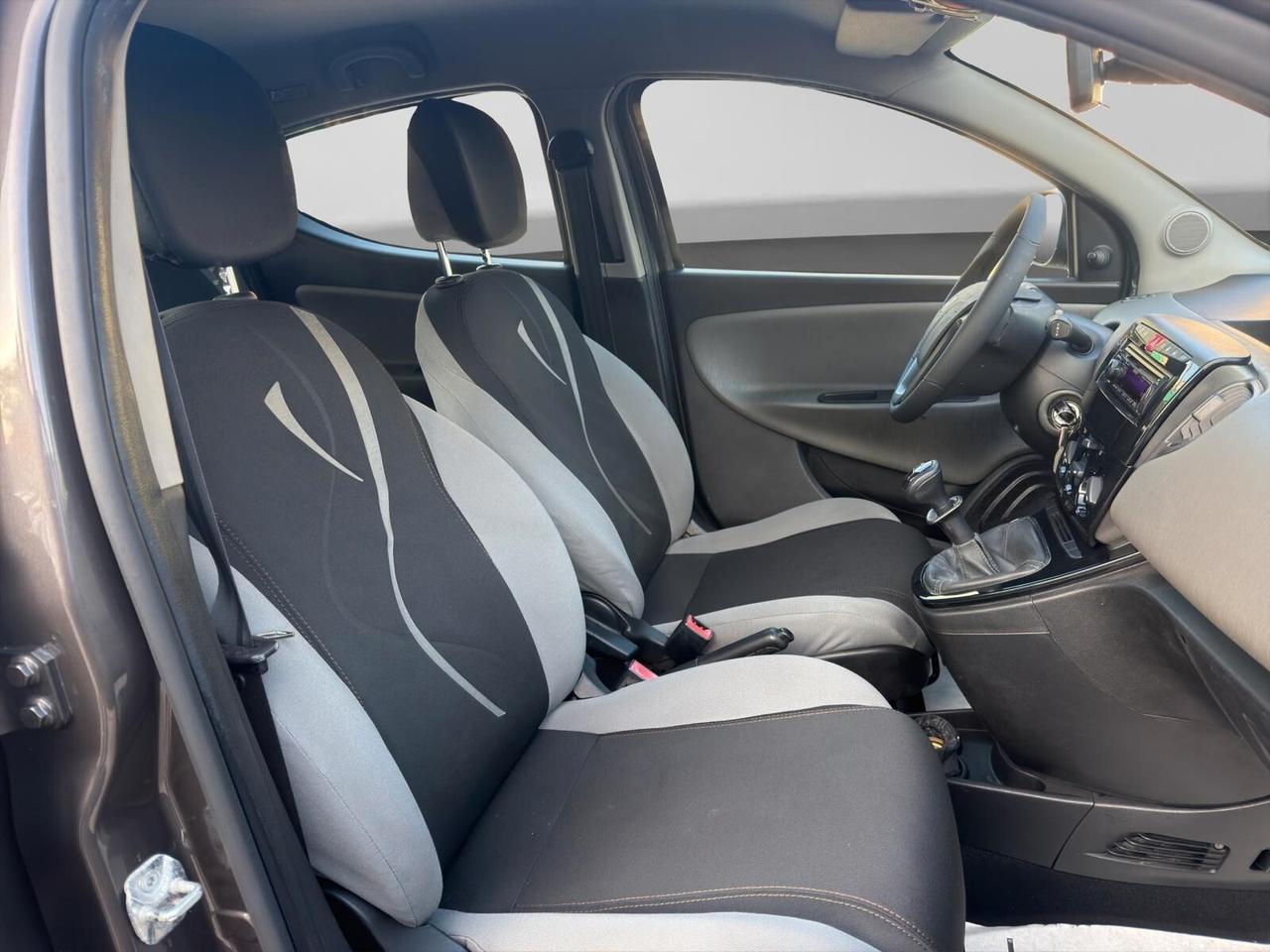 Lancia Ypsilon 1.2 69cv GPL Ecochic Gold