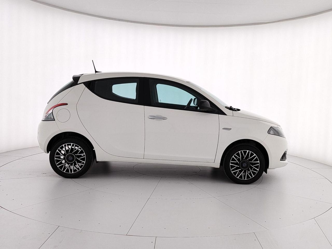 Lancia Ypsilon 1.0 FireFly 5 porte S&S Hybrid Platino