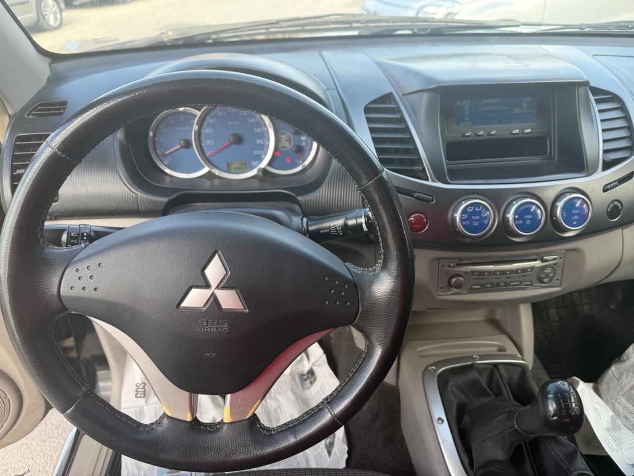 Mitsubishi L200 2.5 DI-D/167CV Double Cab Warrior