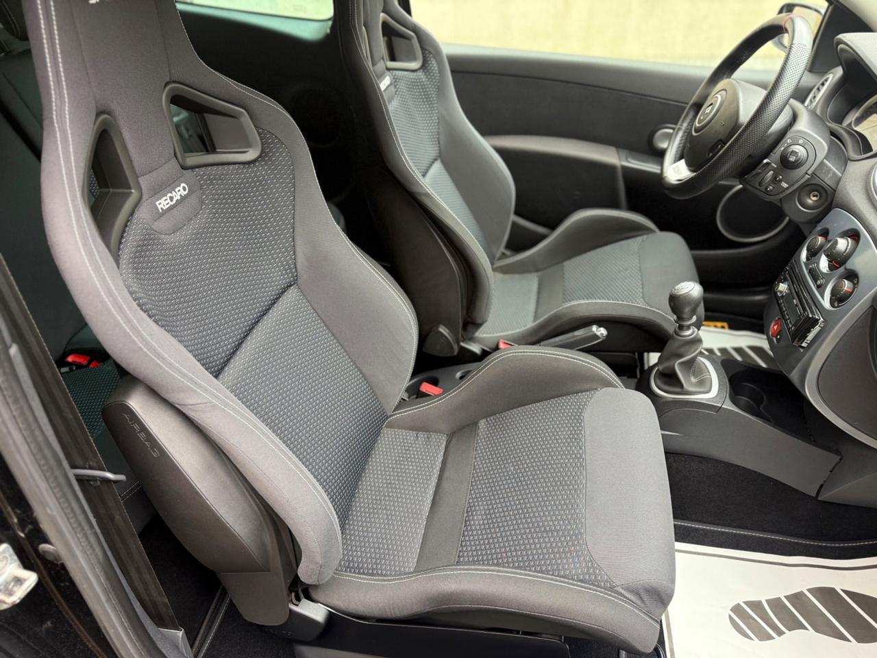 Renault Clio 3 RS F1 R27 N3196 197cv 2008