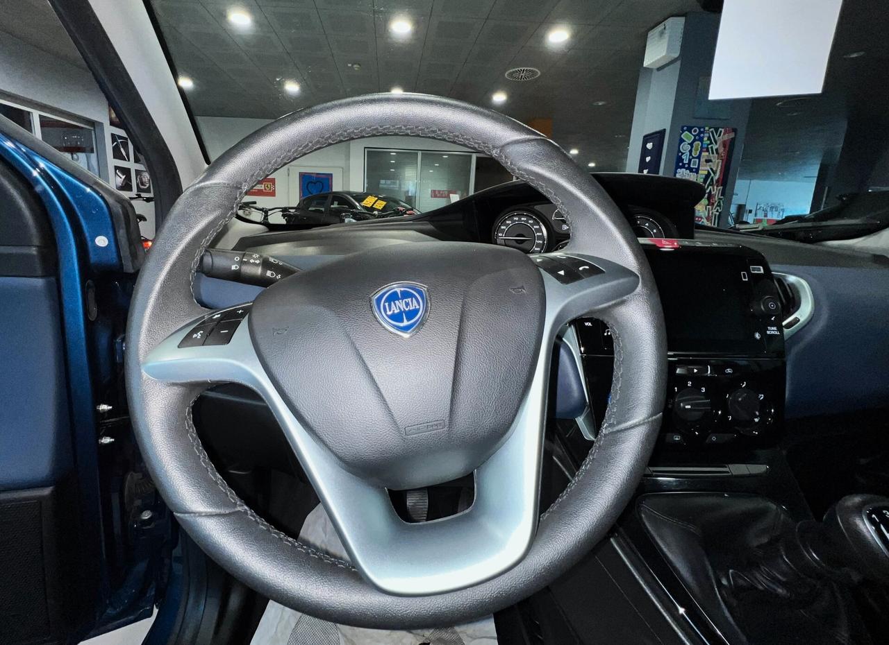 Lancia Ypsilon 1.0 FireFly 5 porte S&S Hybrid Platino