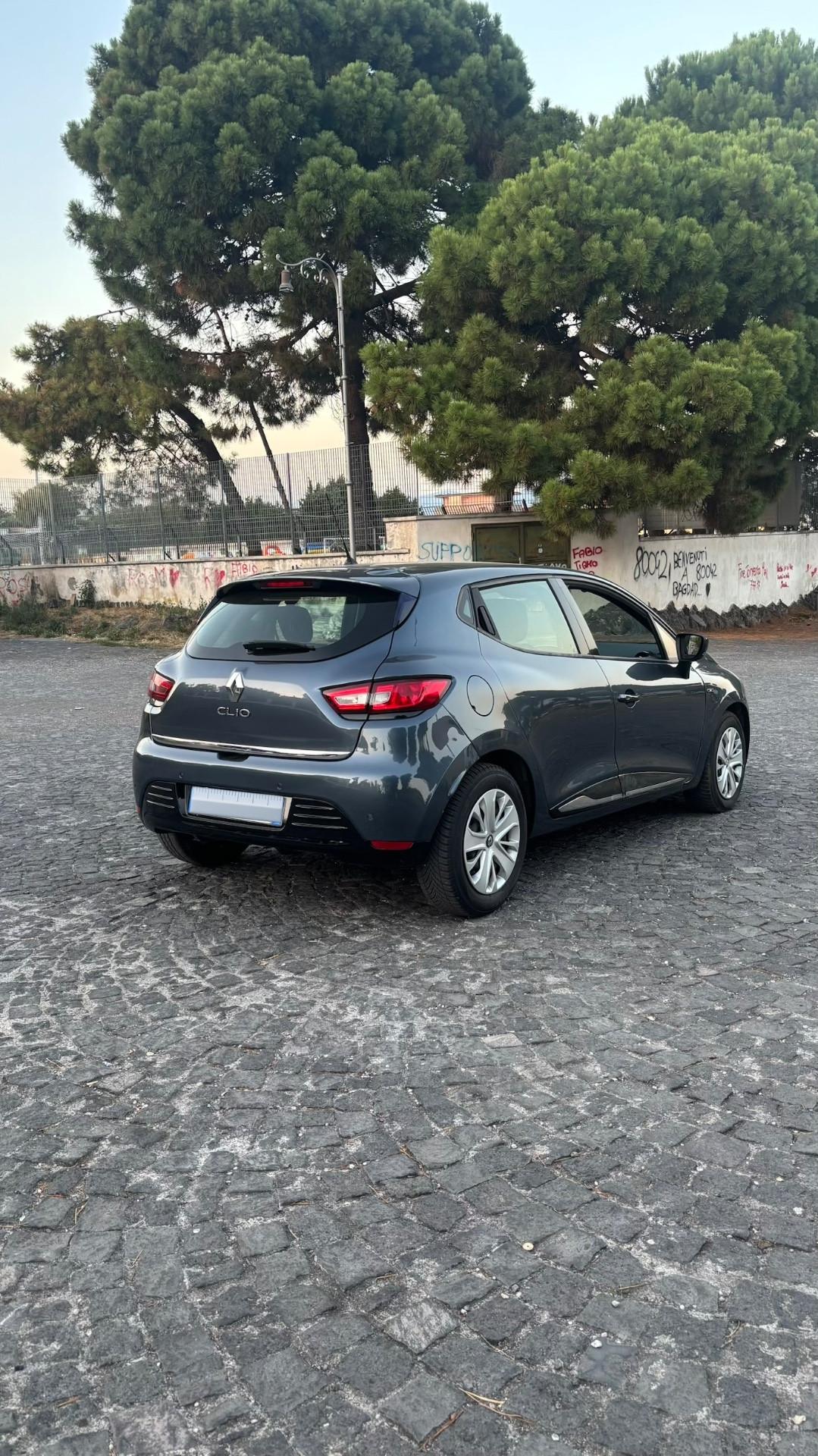Renault Clio dCi 8V 75 CV 5 porte Moschino Life